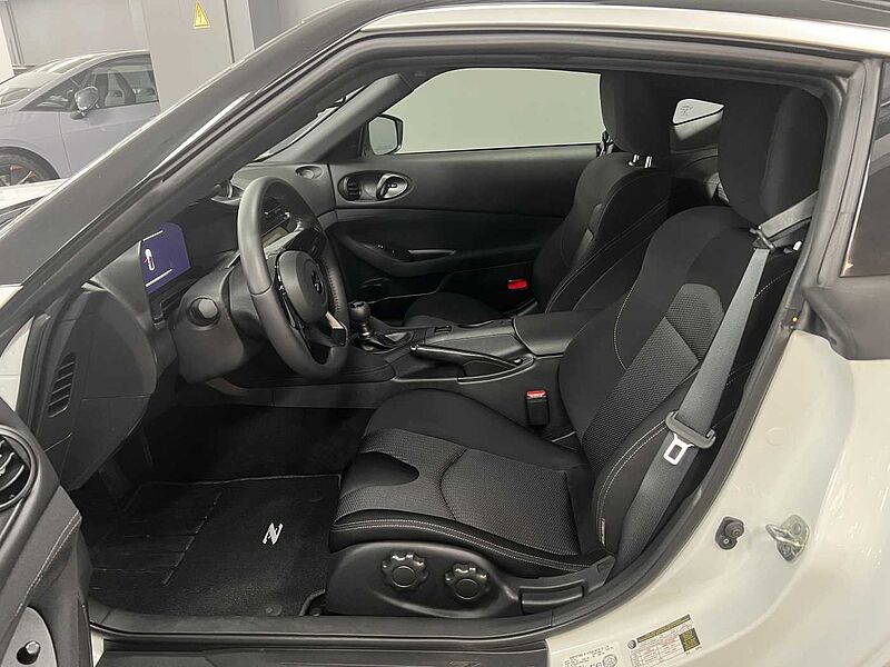 Nissan 400Z Sport 3.0 V6 Twin-Turbo